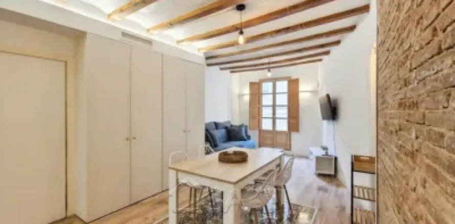 2 bedrooms apartment for sale in Ciutat Vella, Barcelona, Catalonia, Spain № 2260