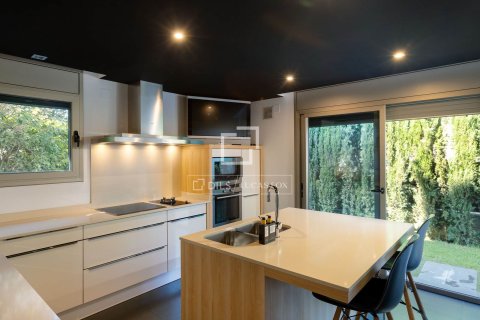 6 bedrooms villa for sale in Vilassar de Dalt, Barcelona, Catalonia, Spain № 6807 - photo 16