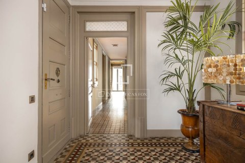 3 bedrooms apartment for rent in Barcelona, Catalonia, Spain № 6808 - photo 17