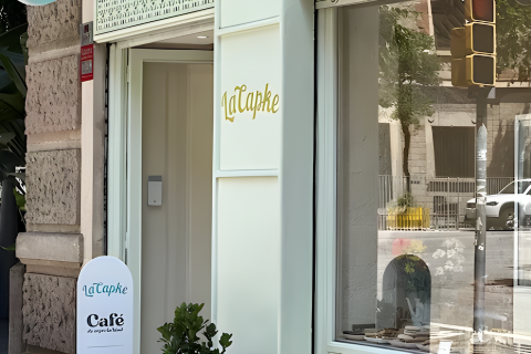 60 sq.m. commercial property for sale in Barcelona, Catalonia, Spain № 1673 - photo 2