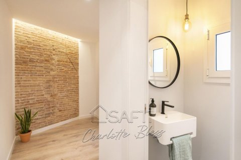 2 bedrooms apartment for sale in Ciutat Vella, Barcelona, Catalonia, Spain № 2261 - photo 10