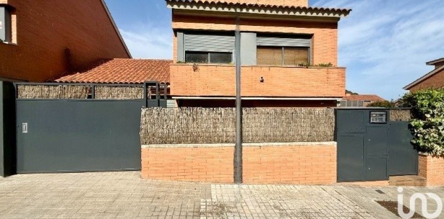 4 bedrooms house for sale in Sant Andreu de Llavaneres, Barcelona, Catalonia, Spain № 4912