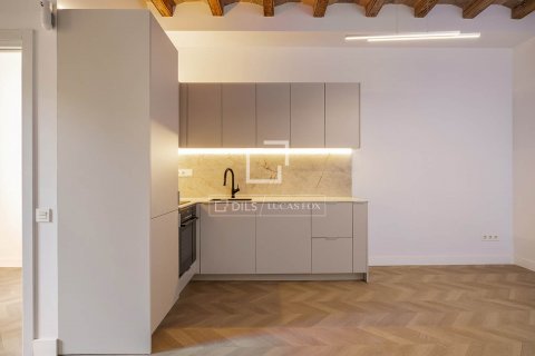 2 bedrooms apartment for sale in Barcelona, Catalonia, Spain № 8808 - photo 3