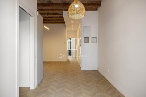 2 bedrooms apartment for sale in Barcelona, Catalonia, Spain № 8808 - photo 5