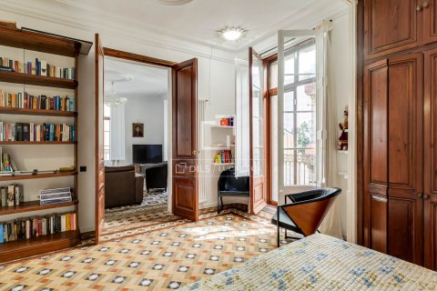 4 bedrooms apartment for sale in Barcelona, Catalonia, Spain № 8802 - photo 5