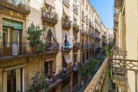 4 bedrooms apartment for sale in Barcelona, Catalonia, Spain № 8802 - photo 13