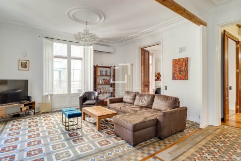 4 bedrooms apartment for sale in Barcelona, Catalonia, Spain № 8802 - photo 2