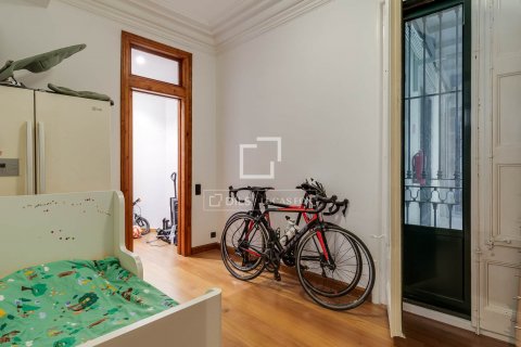 4 bedrooms apartment for sale in Barcelona, Catalonia, Spain № 8802 - photo 17