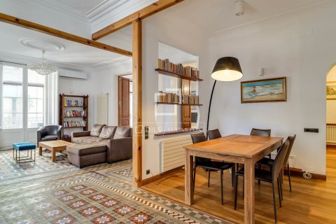 4 bedrooms apartment for sale in Barcelona, Catalonia, Spain № 8802 - photo 10