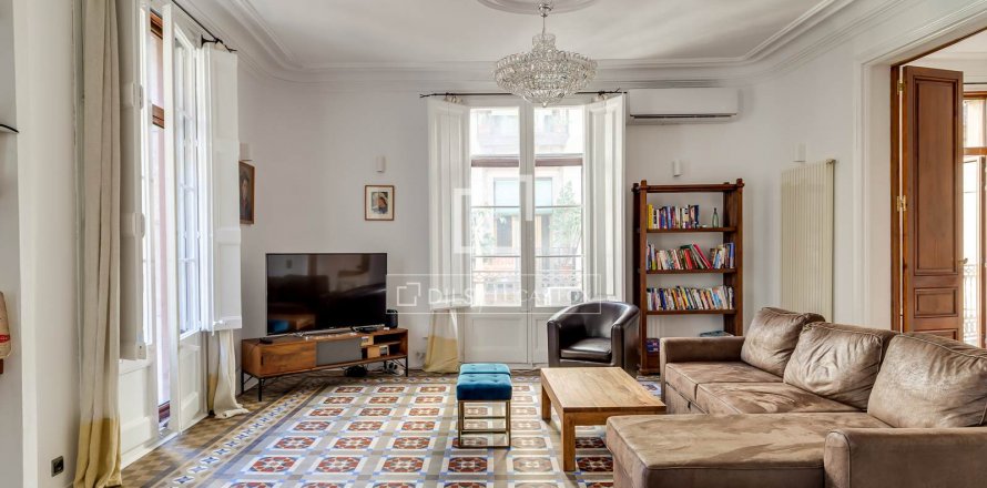 4 bedrooms apartment for sale in Barcelona, Catalonia, Spain № 8802