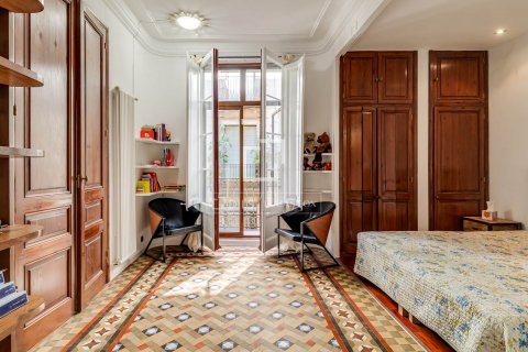 4 bedrooms apartment for sale in Barcelona, Catalonia, Spain № 8802 - photo 9