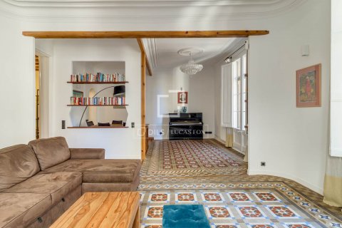 4 bedrooms apartment for sale in Barcelona, Catalonia, Spain № 8802 - photo 4