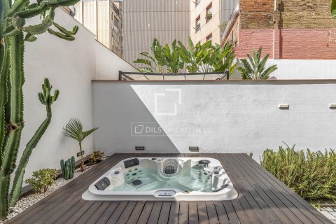 2 bedrooms apartment for sale in Barcelona, Catalonia, Spain № 8804 - photo 5