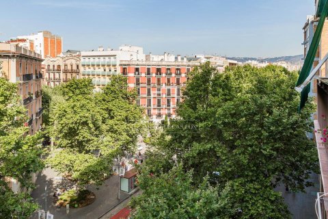 3 bedrooms apartment for sale in Barcelona, Catalonia, Spain № 8803