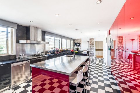 5 bedrooms apartment for rent in Barcelona, Catalonia, Spain № 1566 - photo 10