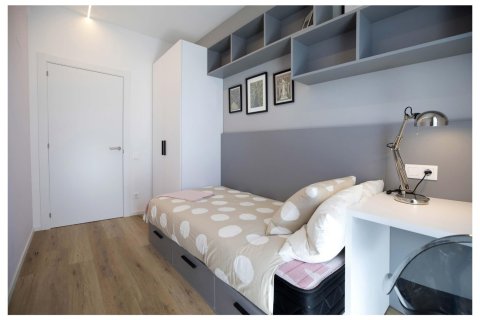 Apartamento de 3 dormitorios en venta en Esplugues de Llobregat, Barcelona, Cataluña, Spain № 1077 - foto 14
