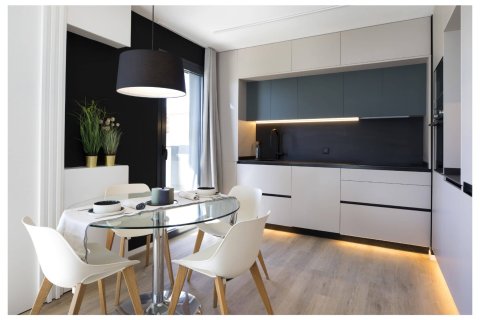 Apartamento de 3 dormitorios en venta en Esplugues de Llobregat, Barcelona, Cataluña, Spain № 1077 - foto 7