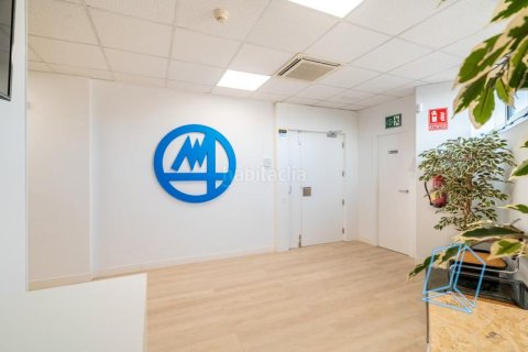 806 sq.m. office for sale in Sants-Montjuic, Barcelona, Catalonia, Spain № 2180 - photo 6