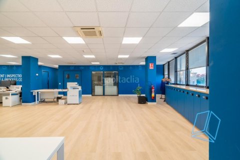 806 sq.m. office for sale in Sants-Montjuic, Barcelona, Catalonia, Spain № 2180 - photo 2