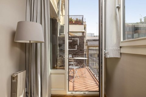4 bedrooms apartment for rent in Barcelona, Catalonia, Spain № 8668 - photo 26