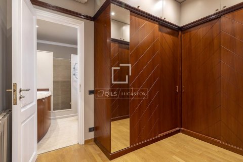 4 bedrooms apartment for rent in Barcelona, Catalonia, Spain № 8668 - photo 15