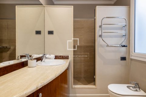 4 bedrooms apartment for rent in Barcelona, Catalonia, Spain № 8668 - photo 16