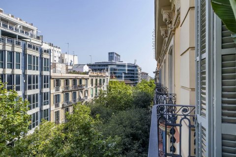 4 bedrooms apartment for rent in Barcelona, Catalonia, Spain № 8668 - photo 8