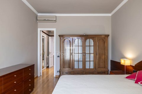 4 bedrooms apartment for rent in Barcelona, Catalonia, Spain № 8668 - photo 13