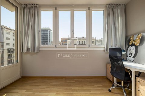 4 bedrooms apartment for rent in Barcelona, Catalonia, Spain № 8668 - photo 25