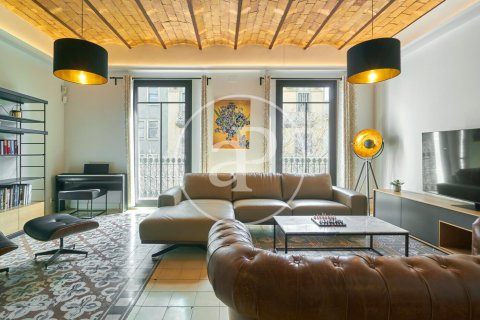 3 bedrooms apartment for sale in Eixample, Barcelona, Catalonia, Spain № 2445
