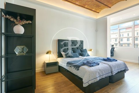 Купить квартиру в Эшампле, Испания с 3 спальни, 150м², № 2445 - фото 12