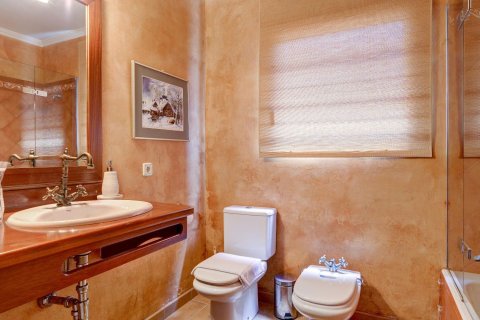 Сasa de 4 dormitorios en venta en Begur, Gerona, Cataluña, Spain № 7196 - foto 4