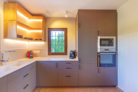 Сasa de 4 dormitorios en venta en Begur, Gerona, Cataluña, Spain № 7196 - foto 12