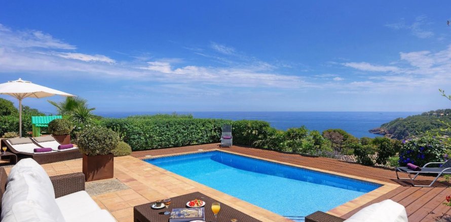 Сasa de 4 dormitorios en venta en Begur, Gerona, Cataluña, Spain № 7196