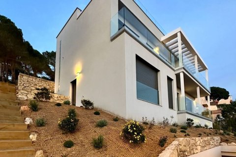 4 bedrooms house for sale in Lloret de Mar, Girona, Catalonia, Spain № 7200 - photo 2