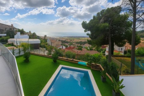 Сasa de 5 dormitorios en venta en Cataluña, Spain № 7195 - foto 15