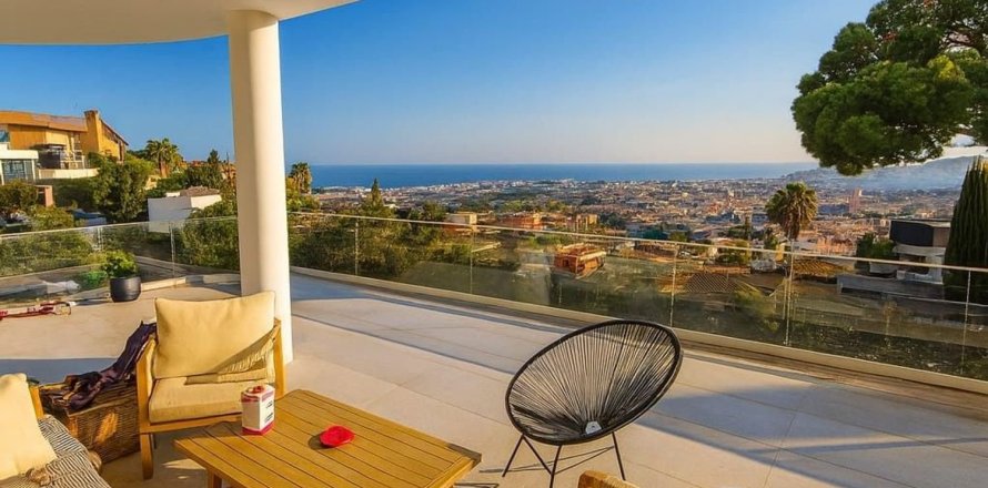 Сasa de 5 dormitorios en venta en Cataluña, Spain № 7195