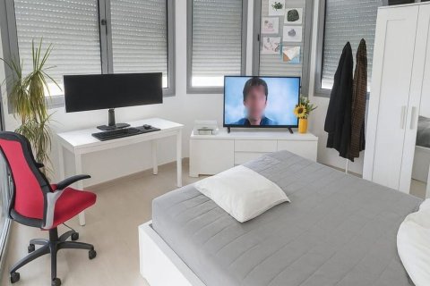 Сasa de 5 dormitorios en venta en Cataluña, Spain № 7195 - foto 4