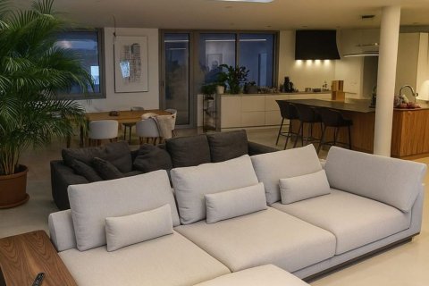 Сasa de 5 dormitorios en venta en Cataluña, Spain № 7195 - foto 2