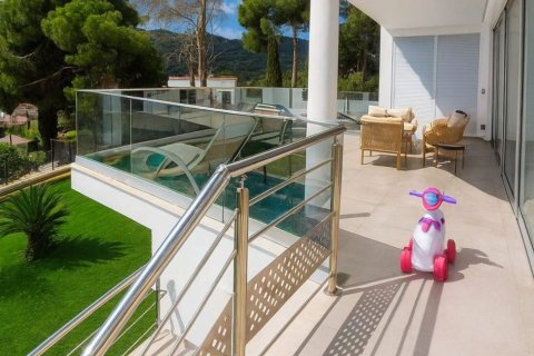 Сasa de 5 dormitorios en venta en Cataluña, Spain № 7195 - foto 18