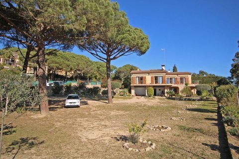 4 bedrooms house for sale in Lloret de Mar, Girona, Catalonia, Spain № 7198 - photo 5