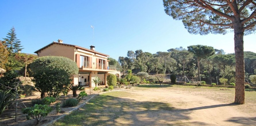 4 bedrooms house for sale in Lloret de Mar, Girona, Catalonia, Spain № 7198