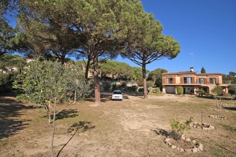 4 bedrooms house for sale in Lloret de Mar, Girona, Catalonia, Spain № 7198 - photo 4
