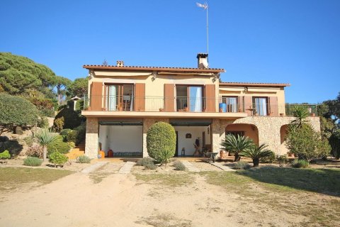 4 bedrooms house for sale in Lloret de Mar, Girona, Catalonia, Spain № 7198 - photo 9