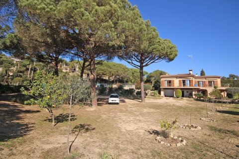 4 bedrooms house for sale in Lloret de Mar, Girona, Catalonia, Spain № 7198 - photo 8