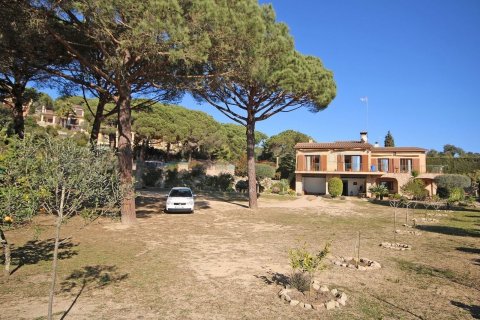 4 bedrooms house for sale in Lloret de Mar, Girona, Catalonia, Spain № 7198 - photo 6