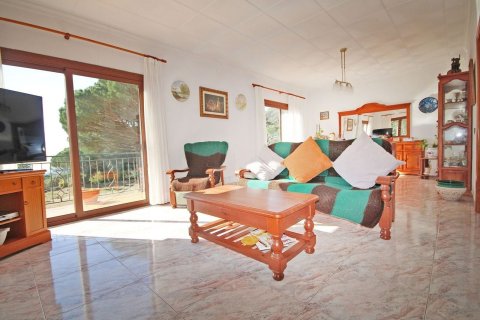 4 bedrooms house for sale in Lloret de Mar, Girona, Catalonia, Spain № 7198 - photo 21