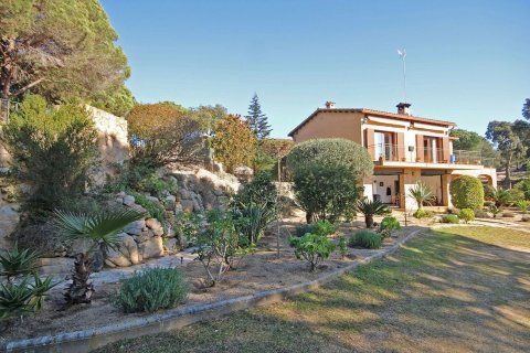 4 bedrooms house for sale in Lloret de Mar, Girona, Catalonia, Spain № 7198 - photo 12