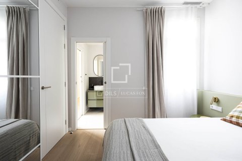 Apartamento de 3 dormitorios en venta en Barcelona, Cataluña, Spain № 4027 - foto 14