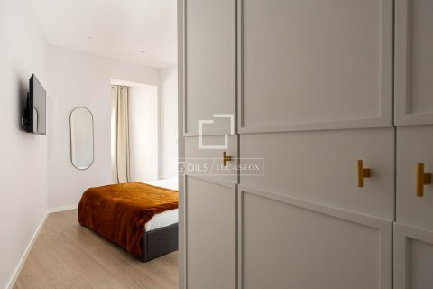 Apartamento de 3 dormitorios en venta en Barcelona, Cataluña, Spain № 4027 - foto 22